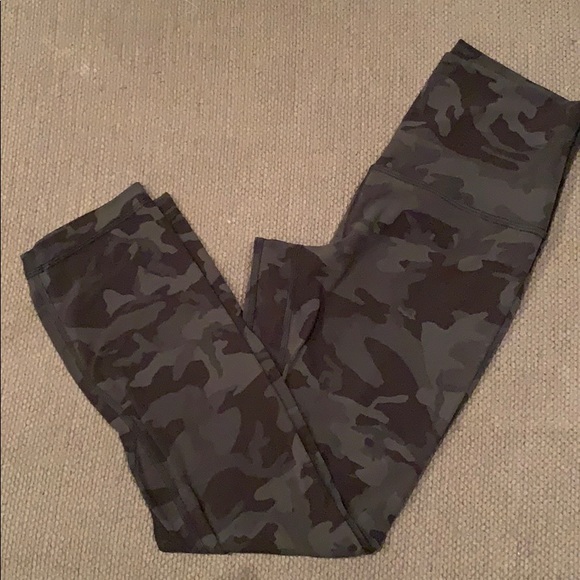 lululemon athletica Pants - Lululemon 🍋 align camo 25”
